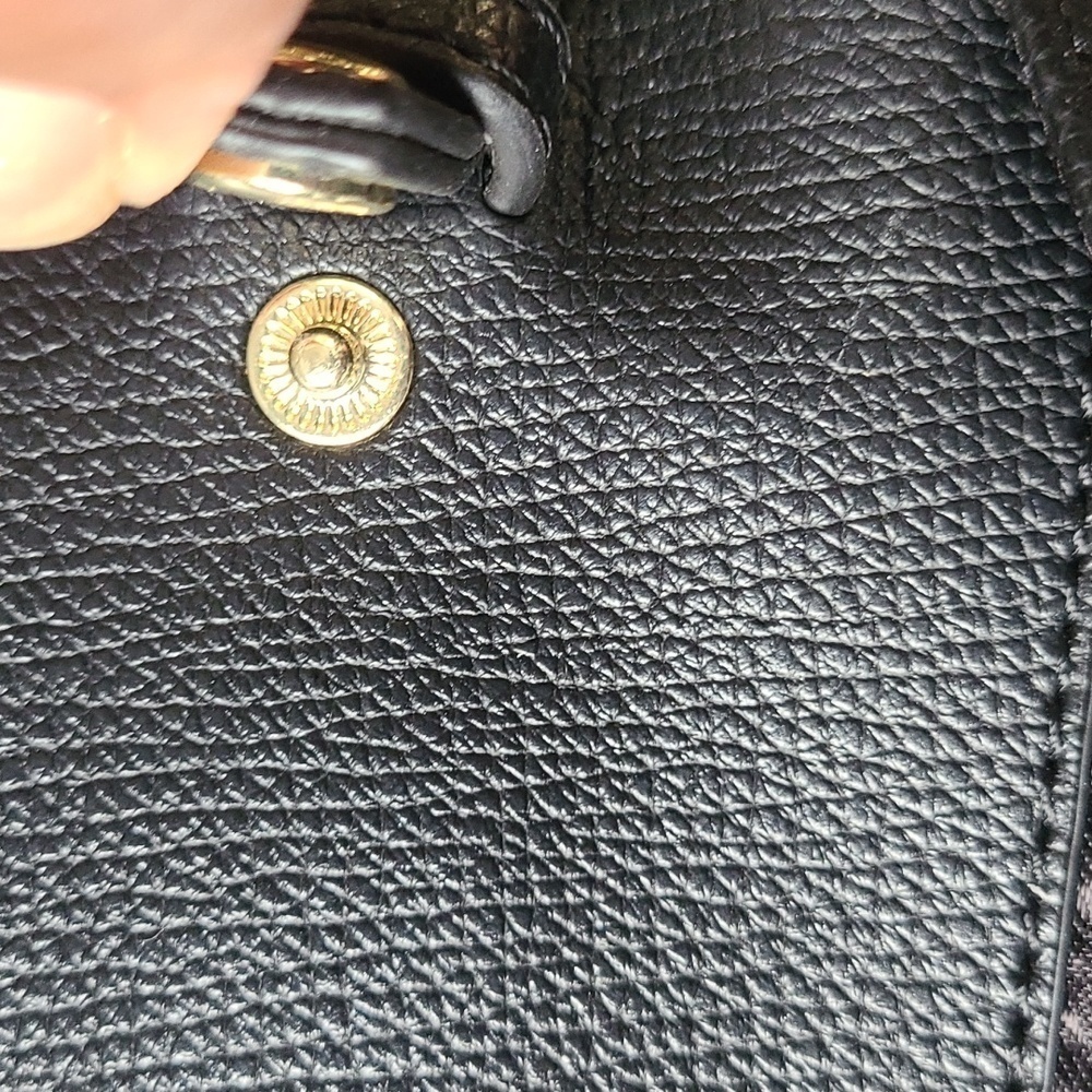 NWT Karl Lagerfeld Paris Maybelle Black Gold Heart Crossbody - Picture 6 of 8